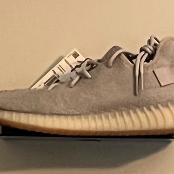 Yeezy 350 v2; Mens 9.5; Sesame main image 5